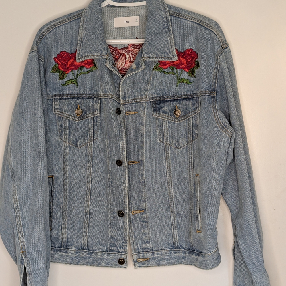 ARITZIA TNA Embroidered Rose Denim Jean Jacket, WOMENS Medium - Picture 1 of 16